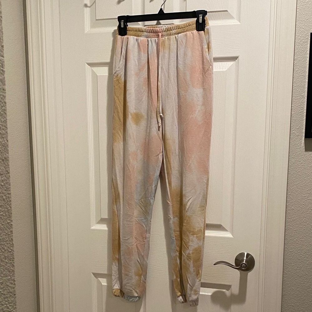 Chic Pastel Women's Tie Dye Joggers